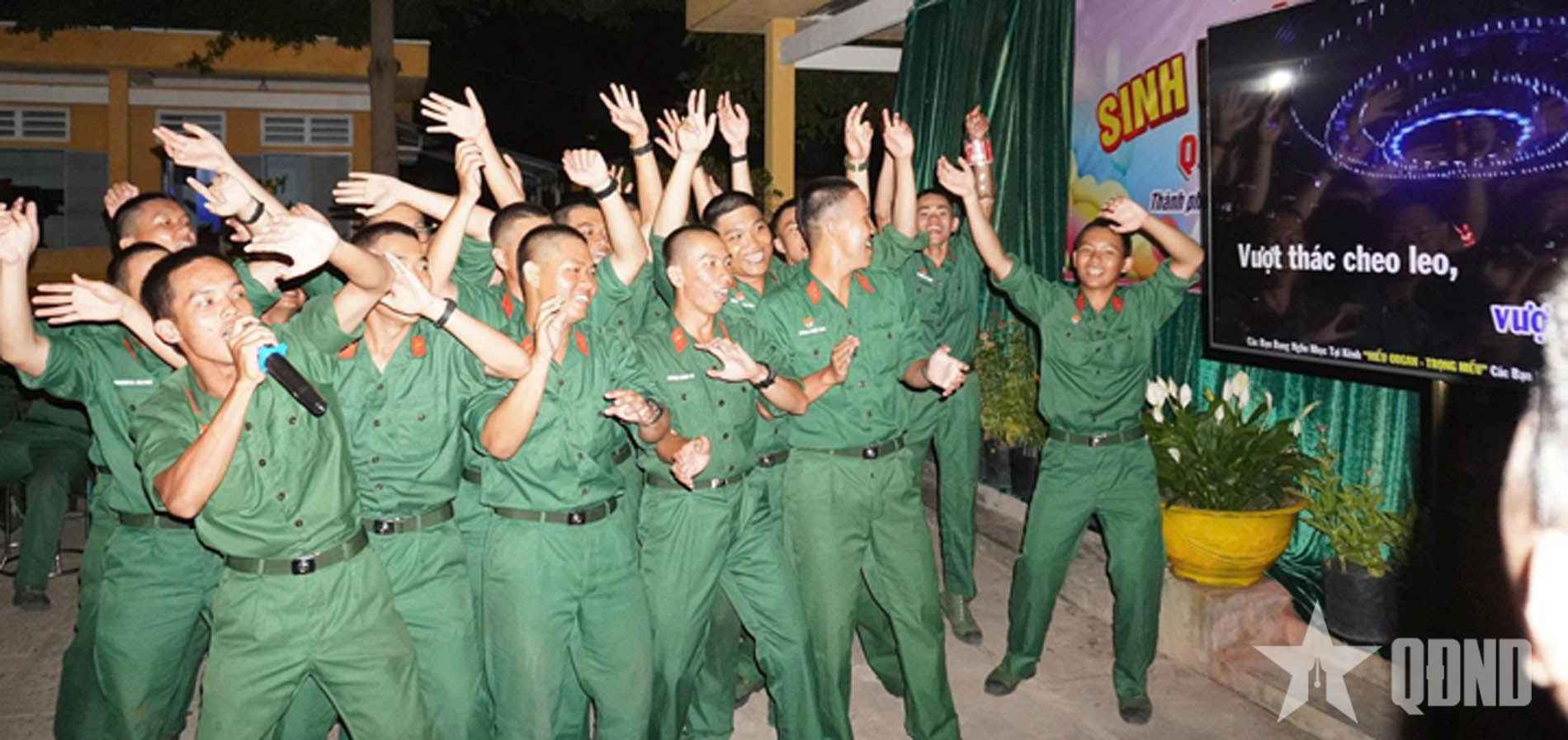 Ấn tượng hoạt động cuối tuần của chiến sĩ mới ở Lữ đoàn Phòng không 77 (Quân khu 7)